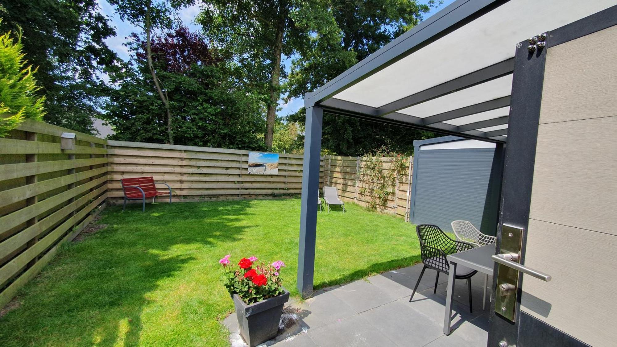 Luxe Zomerwoning Met Omheinde Tuin Voor Hond En Kinderen Dirkshorn 外观 照片